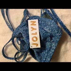 Jolyn 2xl triangle top